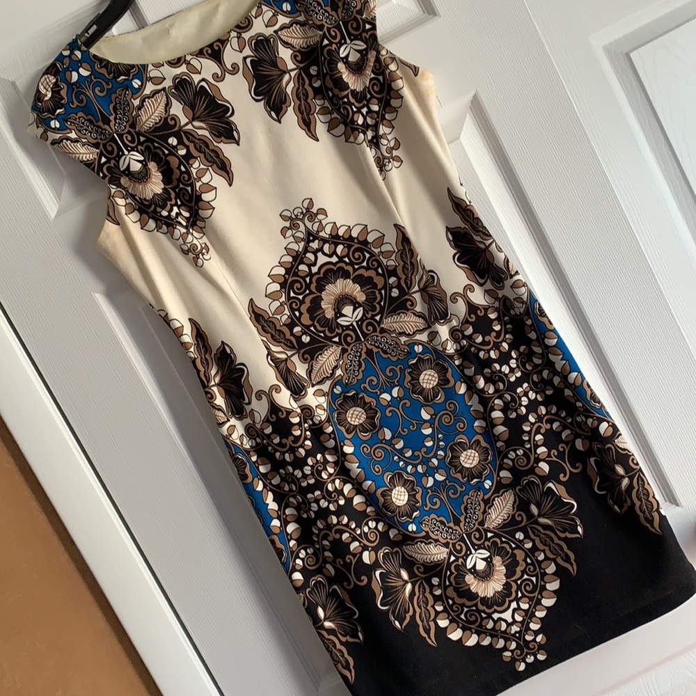 Pretty Dress! - image 2